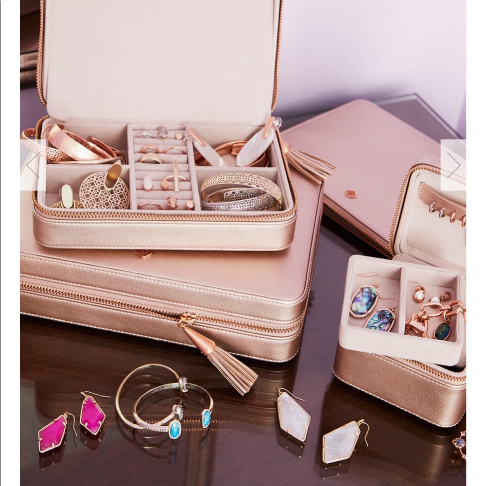 NWT Kendra Scott Lg Jewelry Travel Case rose gold
